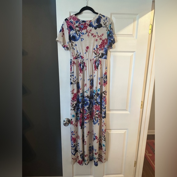 Vanilla Bay Maxi Dress with pockets - Picture 3 of 6